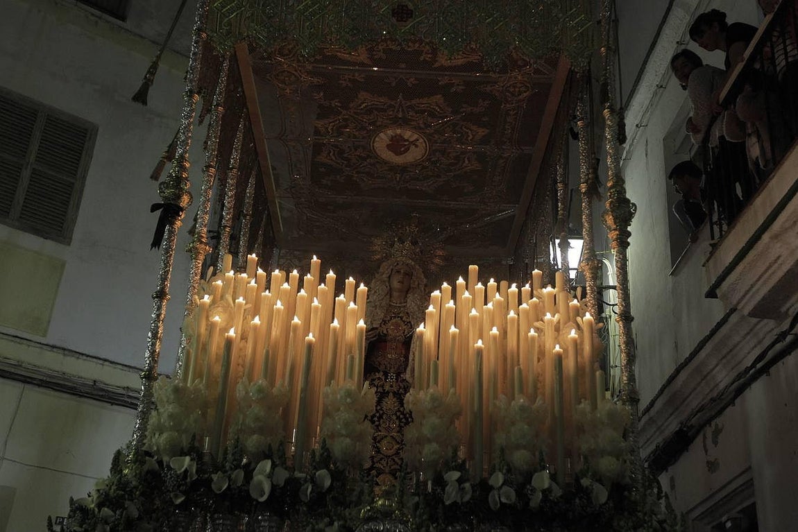 Las imágenes del Jueves Santo en Cádiz