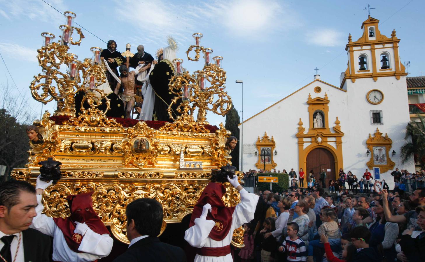 El Señor baja de la cruz en el Puente Romano