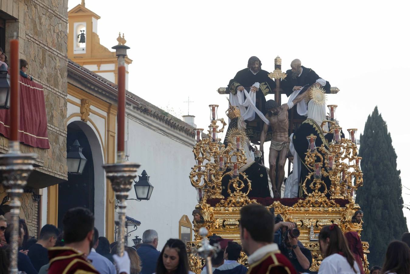 El Señor baja de la cruz en el Puente Romano