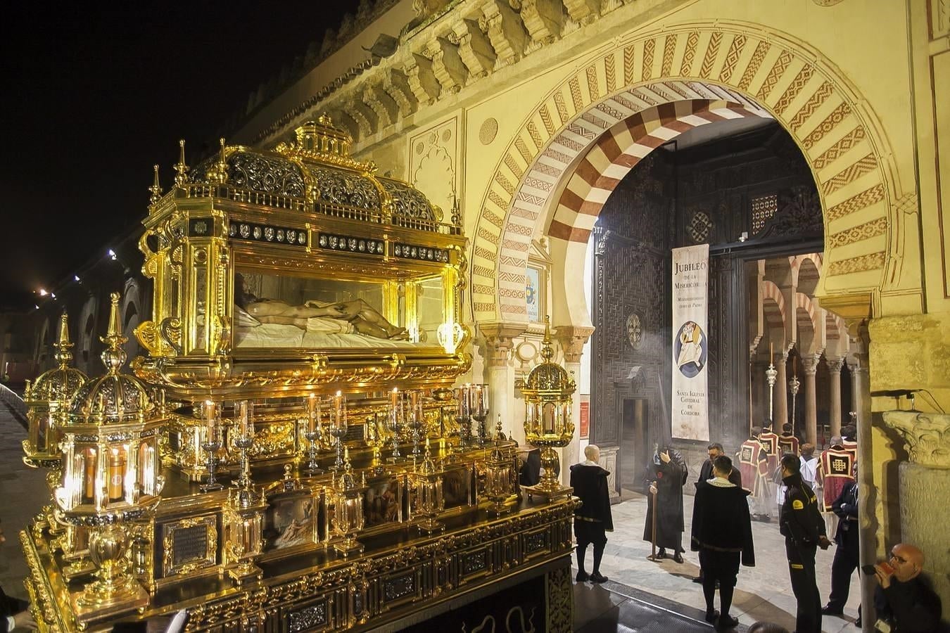 El Santo Sepulcro enmudece a Córdoba