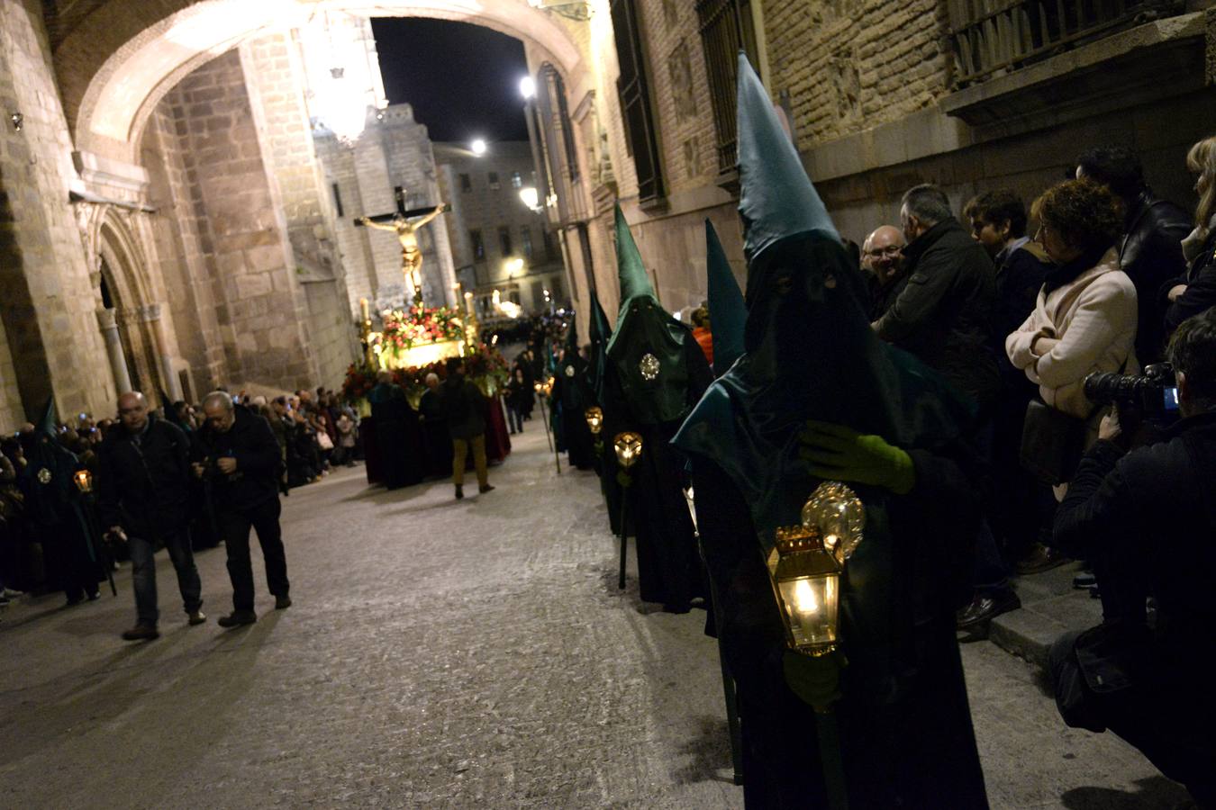 Los cinco pasos del Jueves Santo toledano, en imágenes,