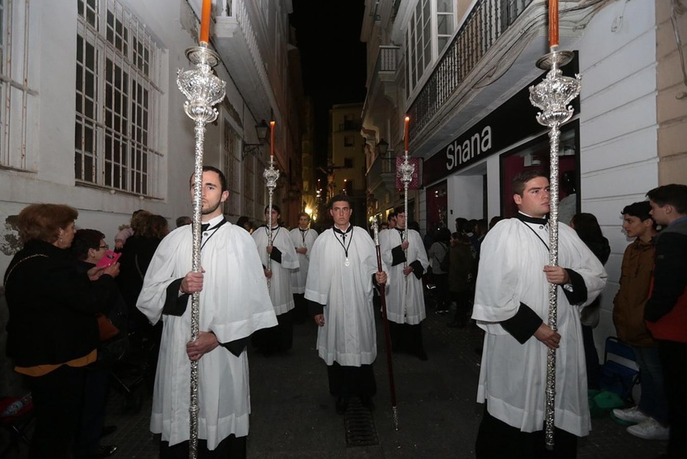 Fotos: Buena Muerte el Viernes Santo en Cádiz. Semana Santa 2016