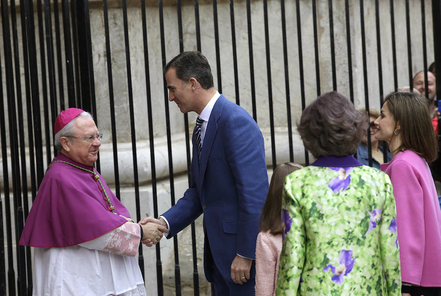 Los Reyes acuden a la Misa de Resurrección en la catedral de Palma de Mallorca