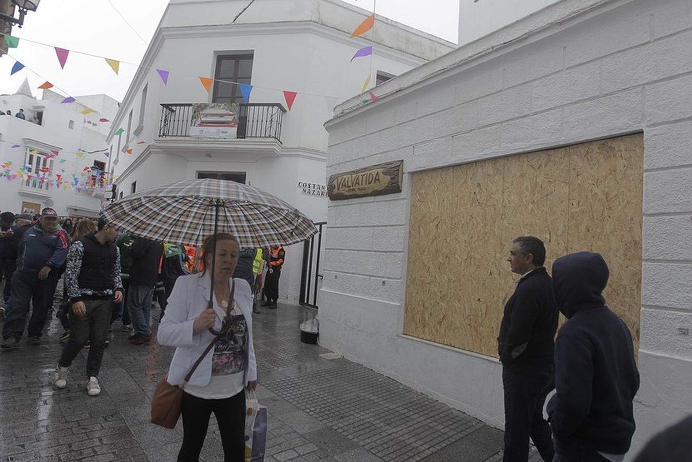 La lluvia desluce el tradicional toro &#039;embolao&#039; de Vejer