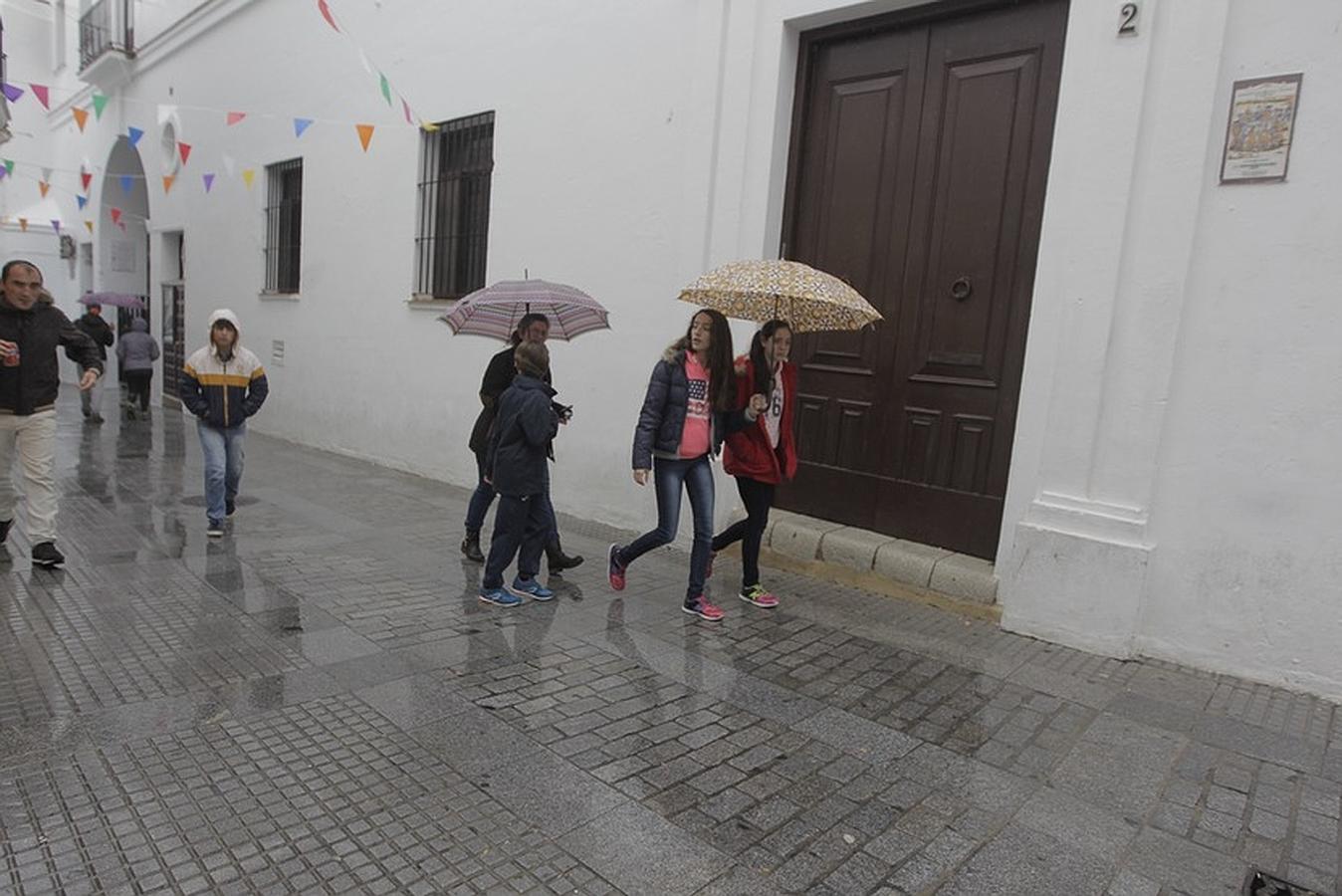 La lluvia desluce el tradicional toro &#039;embolao&#039; de Vejer