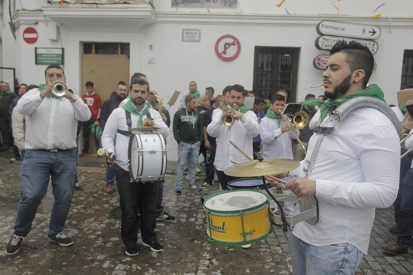 La lluvia desluce el tradicional toro &#039;embolao&#039; de Vejer