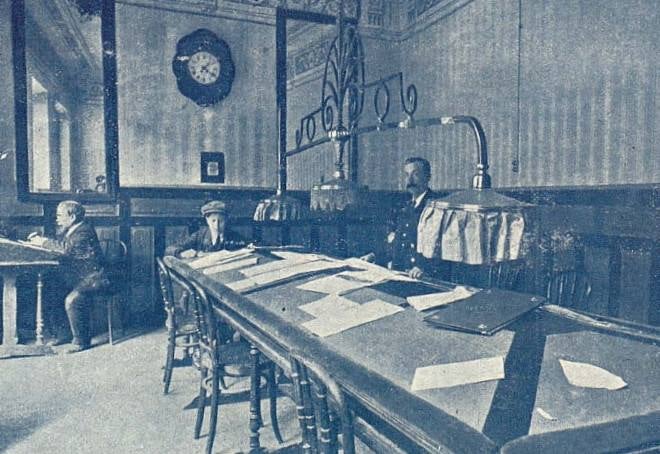 Detalles del Casino en 1916. Fotos Memoria del 50 Aniversario. Archivo Municipal de Toledo. 