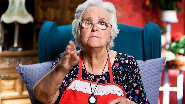 Chus Lampreave es Amelia en la serie «Fenómenos». 