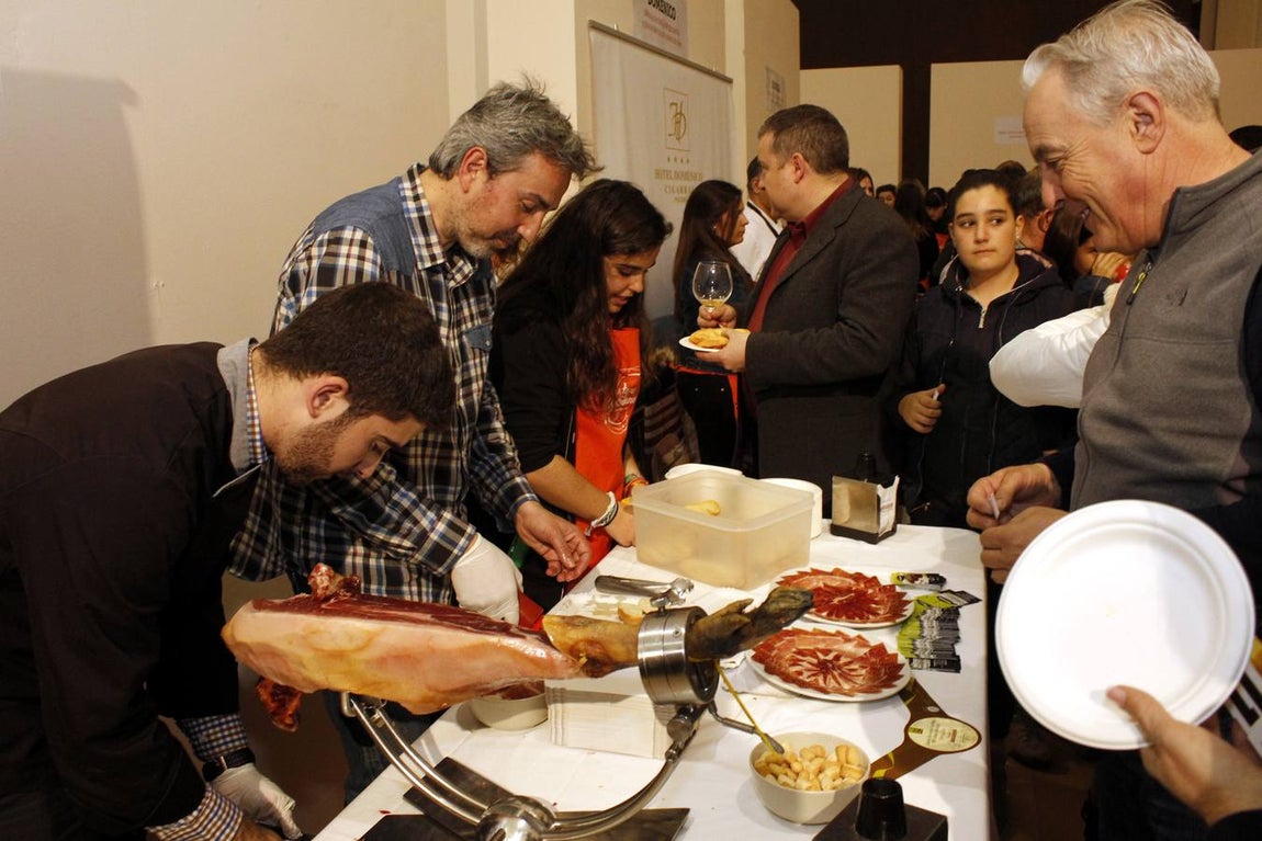 Los toledanos se vuelcan con la «tapa solidaria»