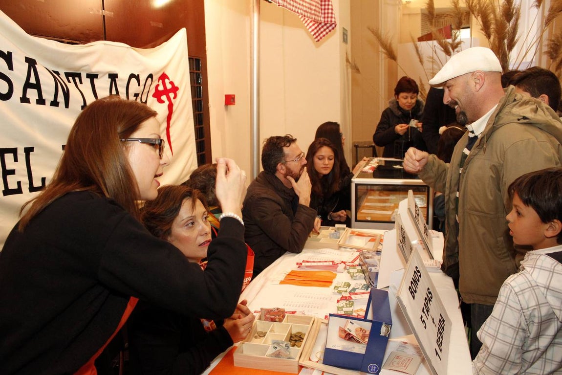 Los toledanos se vuelcan con la «tapa solidaria»