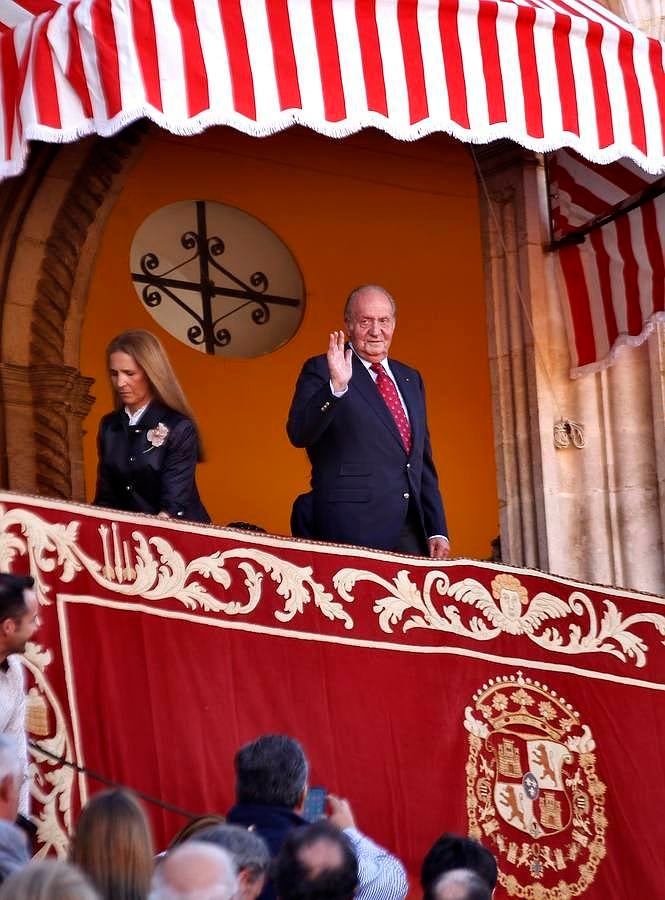 Don Juan Carlos y Doña Elena, en el Palco de la Maestranza. 