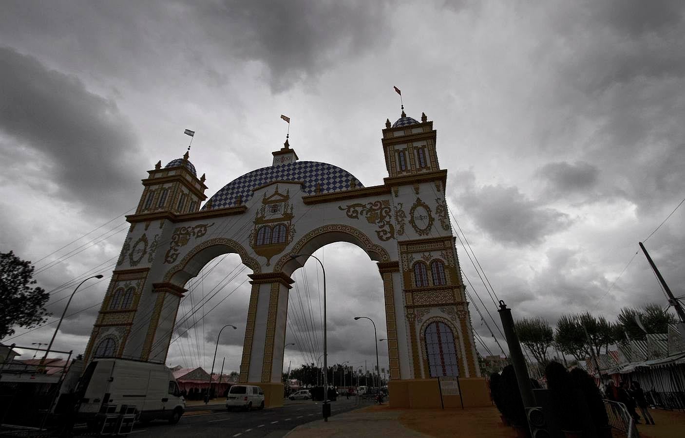 Ambiente en las casetas a pesar de la lluvia