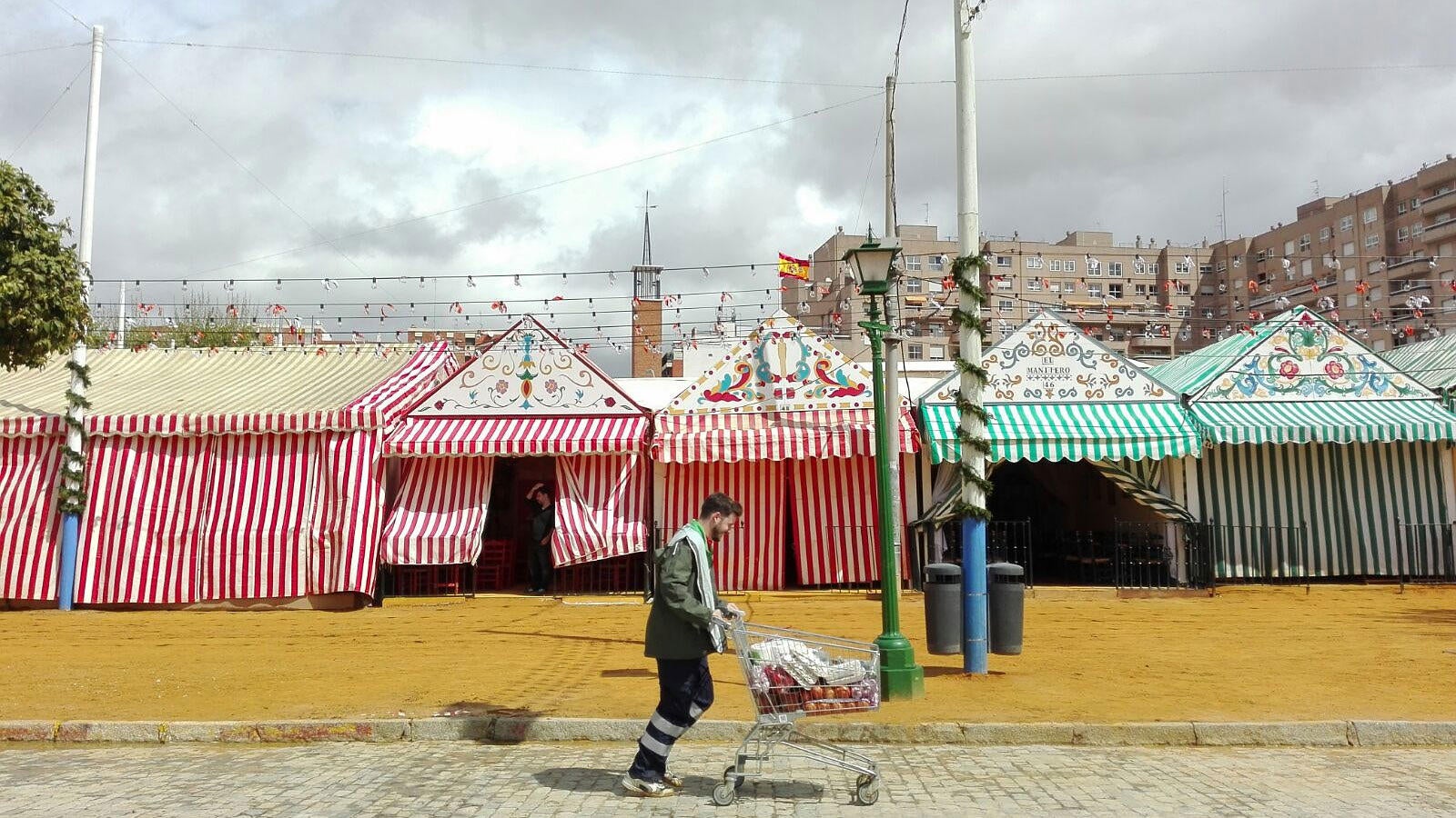 Así ha quedado el real de la Feria después del chaparrón de esta mañana