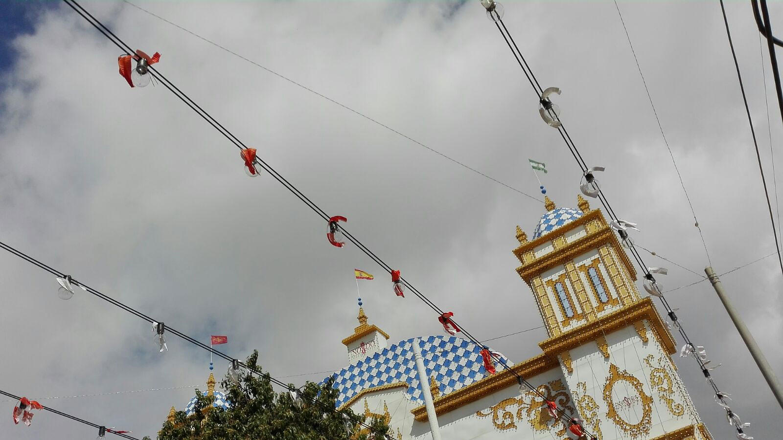 Así ha quedado el real de la Feria después del chaparrón de esta mañana