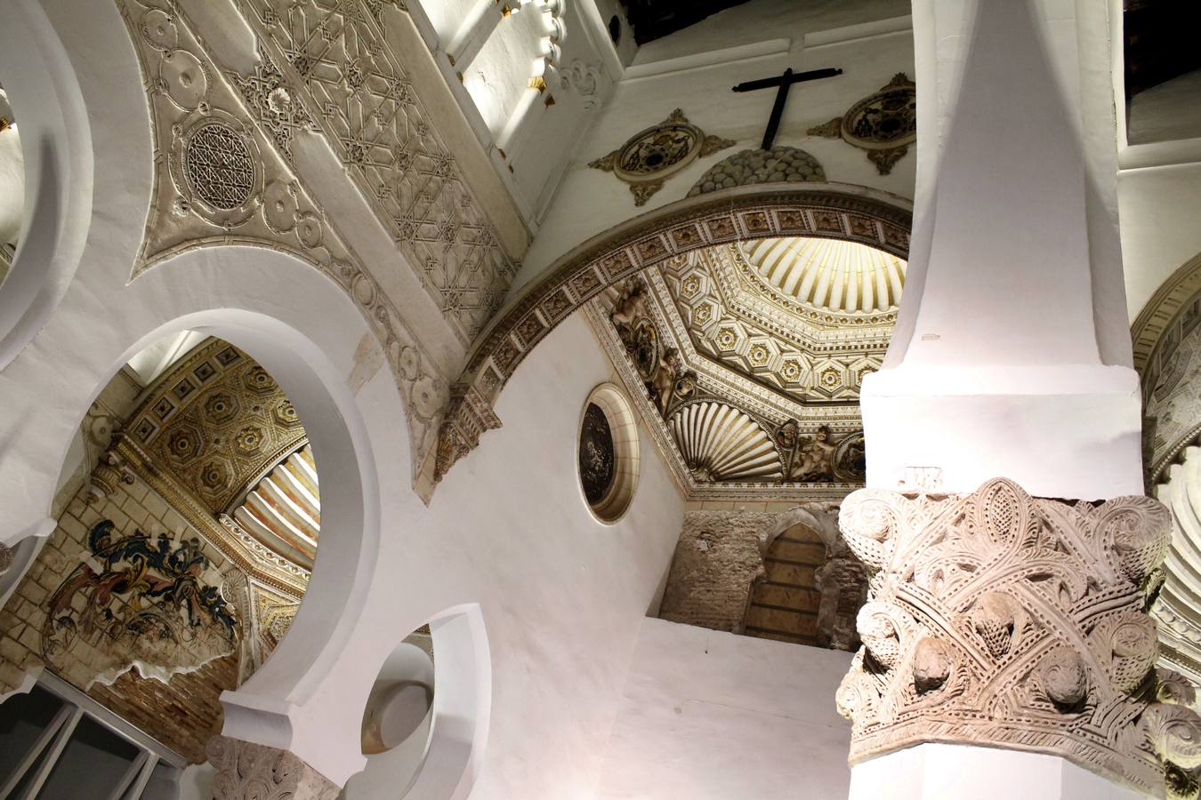 La sinagoga de Santa María La Blanca estrena iluminación