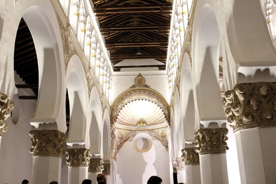 La sinagoga de Santa María La Blanca estrena iluminación