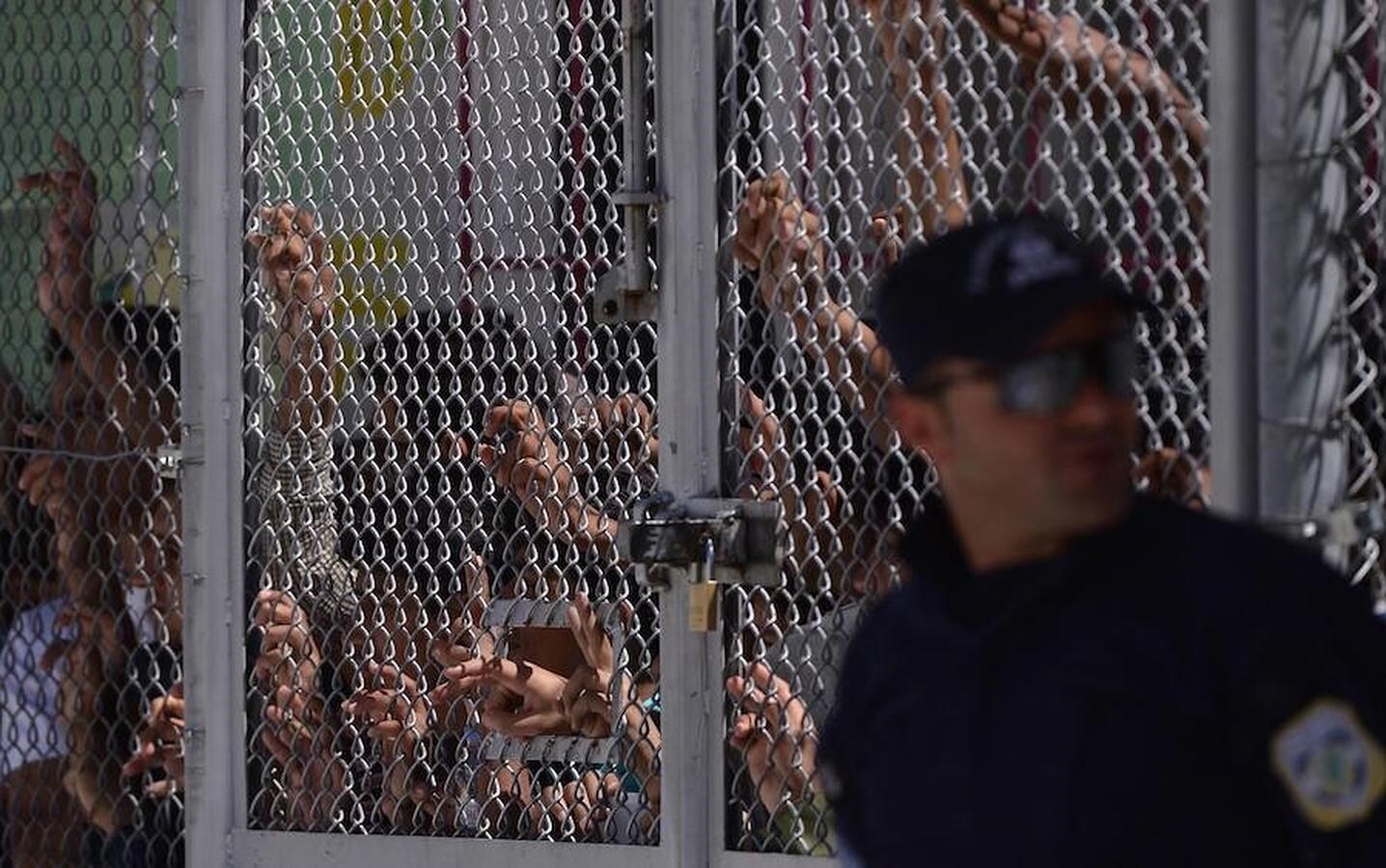 Cientos de refugiados han querido saludar al Papa