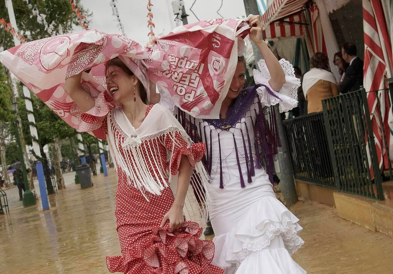 Un sábado de feria frío y lluvioso