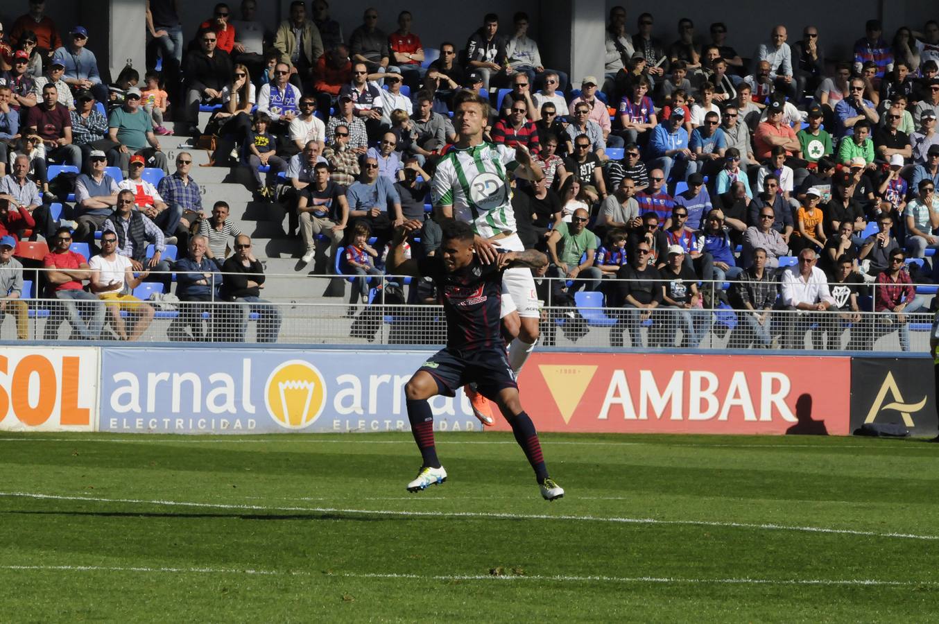 Selección de fotografías de la victoria del CCF en Huesca