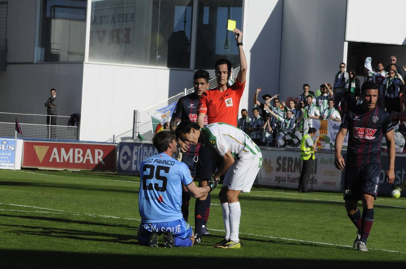 Selección de fotografías de la victoria del CCF en Huesca