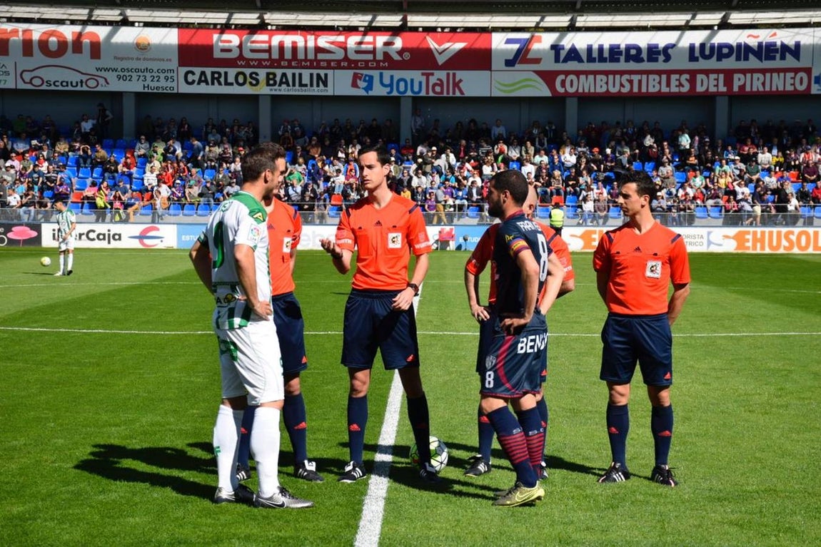 Selección de fotografías de la victoria del CCF en Huesca
