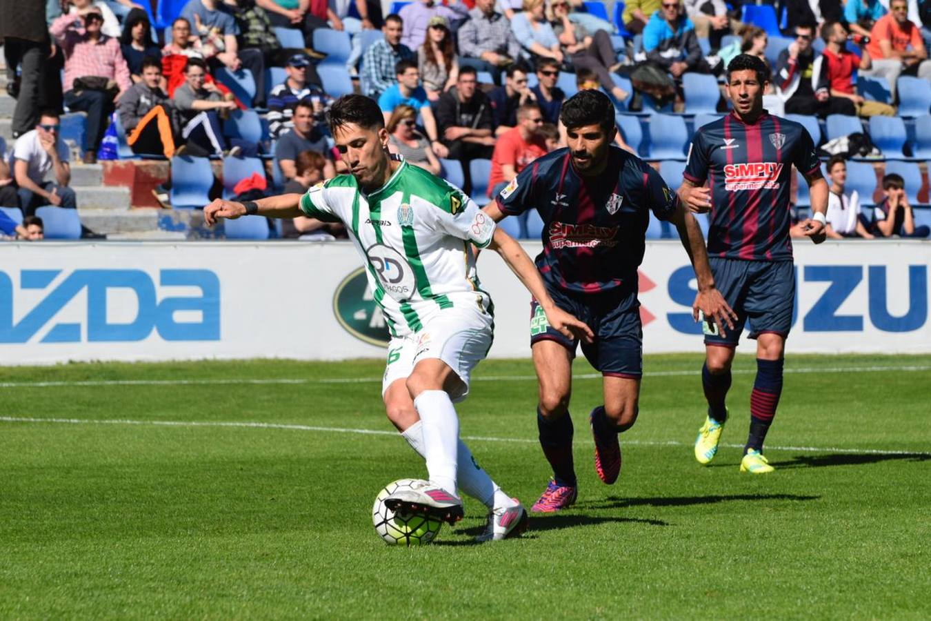 Selección de fotografías de la victoria del CCF en Huesca