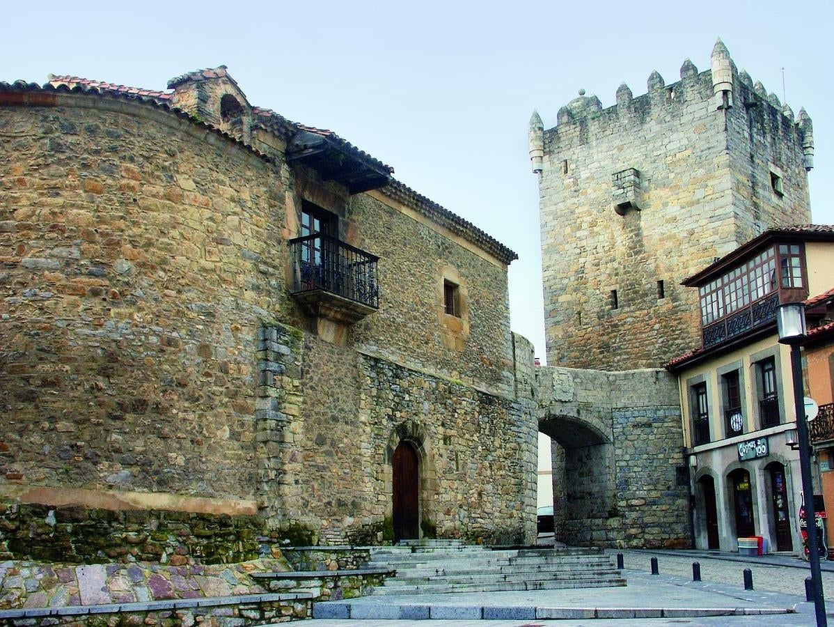 Las imágenes más bellas del Camino de Santiago en Asturias. El Camino de Santiago en el concejo de Salas tiene un recorrido de 25 Km aproximadamente con una duración estimada de 6 horas y 30 minutos. Este trayecto se encuentra incluido dentro de las etapas oficiales del Camino Primitivo