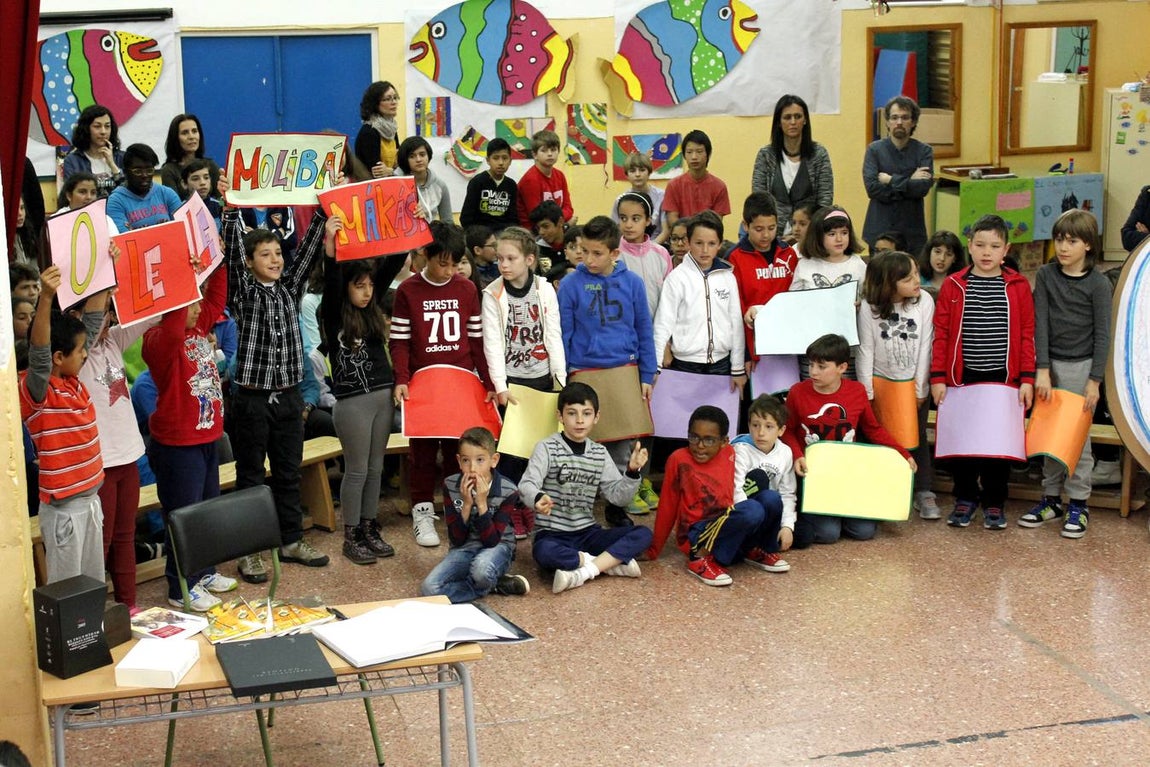 Los alumnos del colegio Jamie de Foxá celebran el Día del Libro