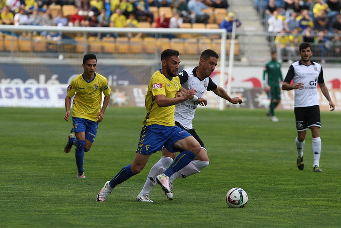 Fotos: Las imágenes del partido Cádiz CF- Mérida