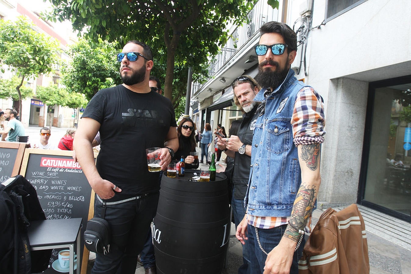 Fotos: Ambiente y grupos de amigos en Jerez 2016