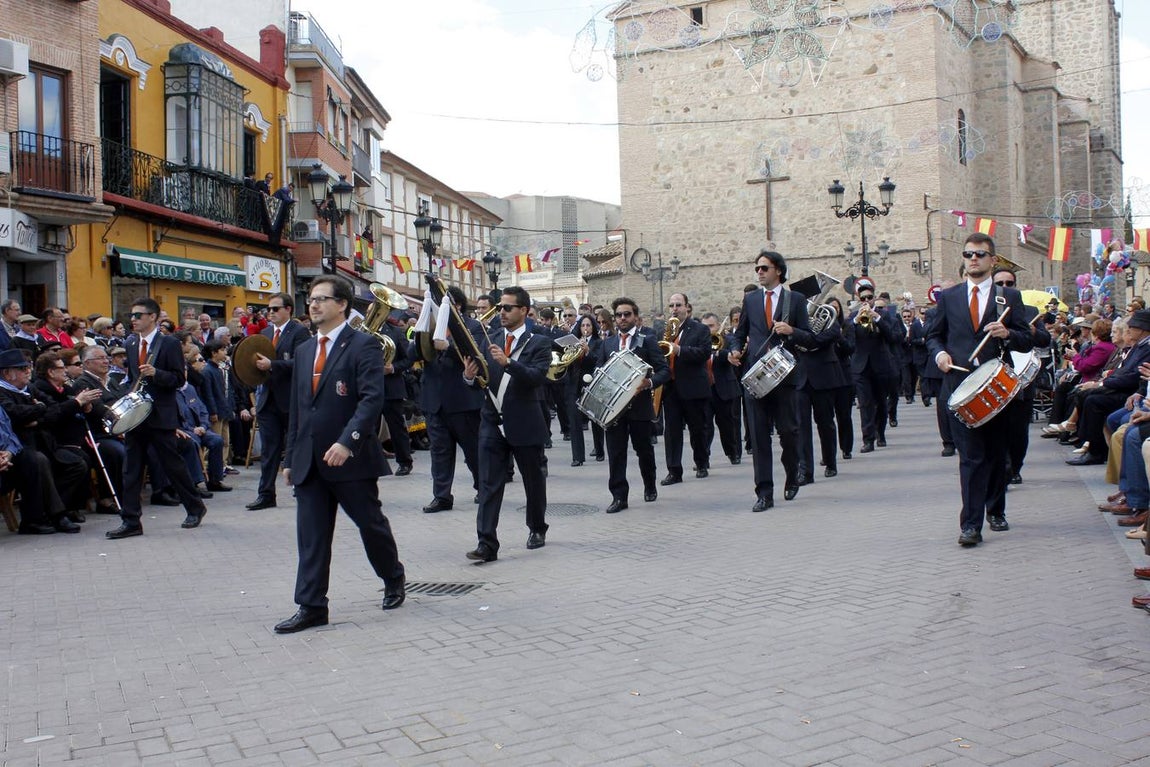 Mora se viste de gala en su Fiesta del Olivo