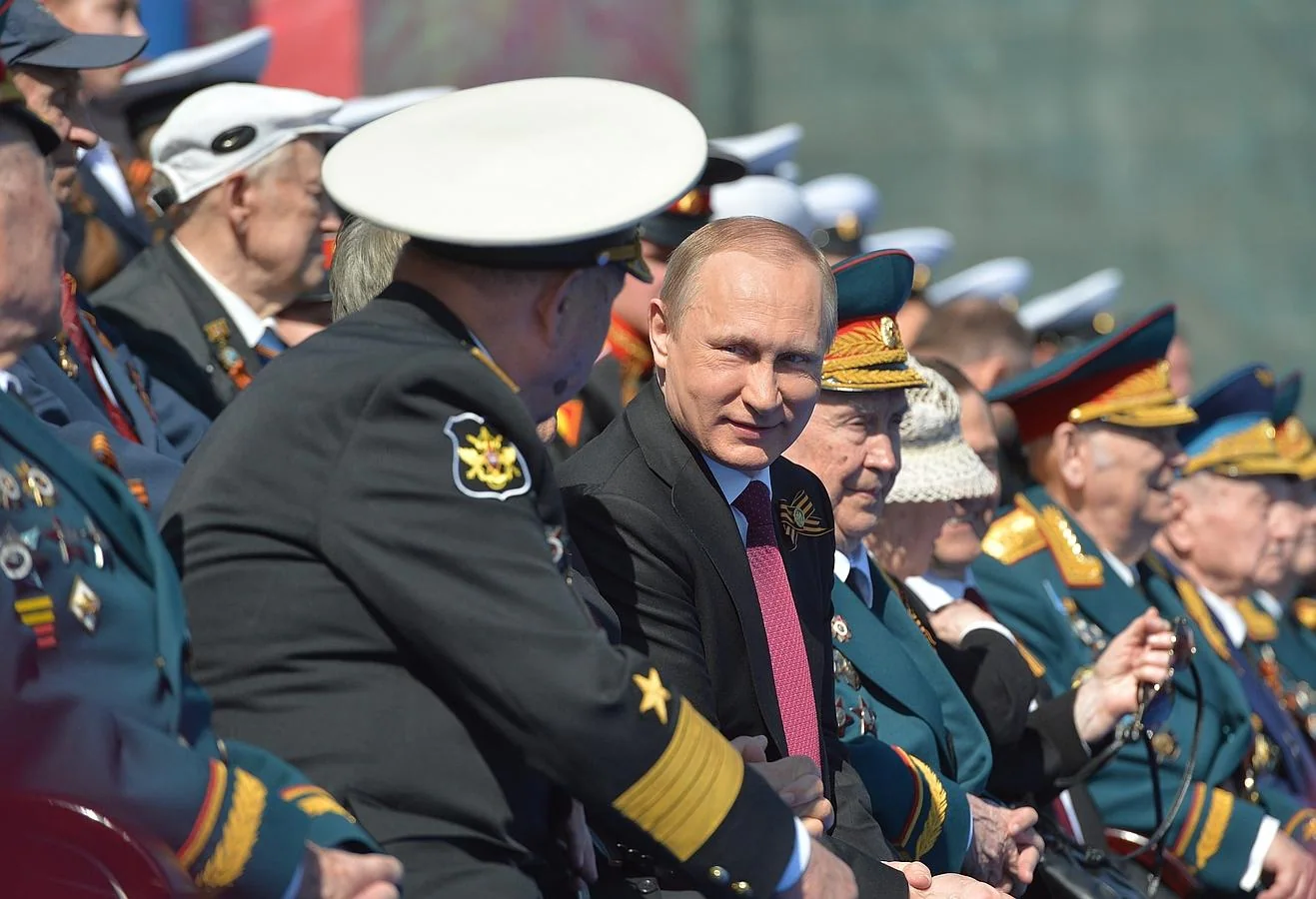 El presidente de Rusia, Vladímir Putin, asiste a los actos para celebrar el Día de la Victoria en la Plaza Roja de Moscú