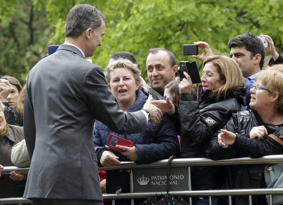 El Rey, a su llegada al Monasterio de Yuste. 