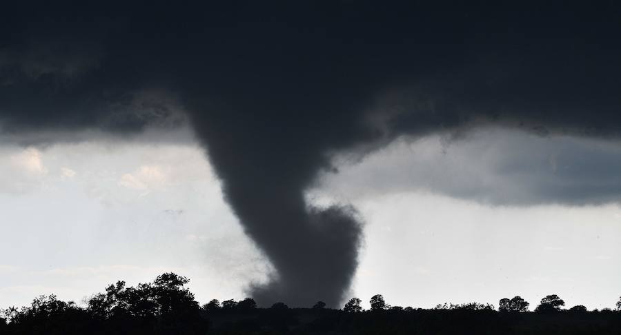 Además de las víctimas mortales, los tornados destruyeron múltiples viviendas en esa zona de Oklahoma.. 