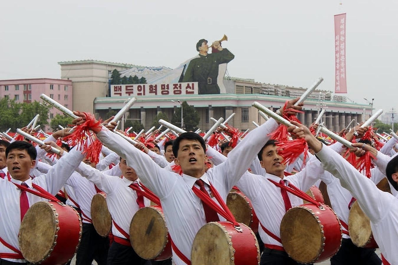 La ceremonia también ha servido para enaltecer al líder norcoreano, Kim Jong-un. 