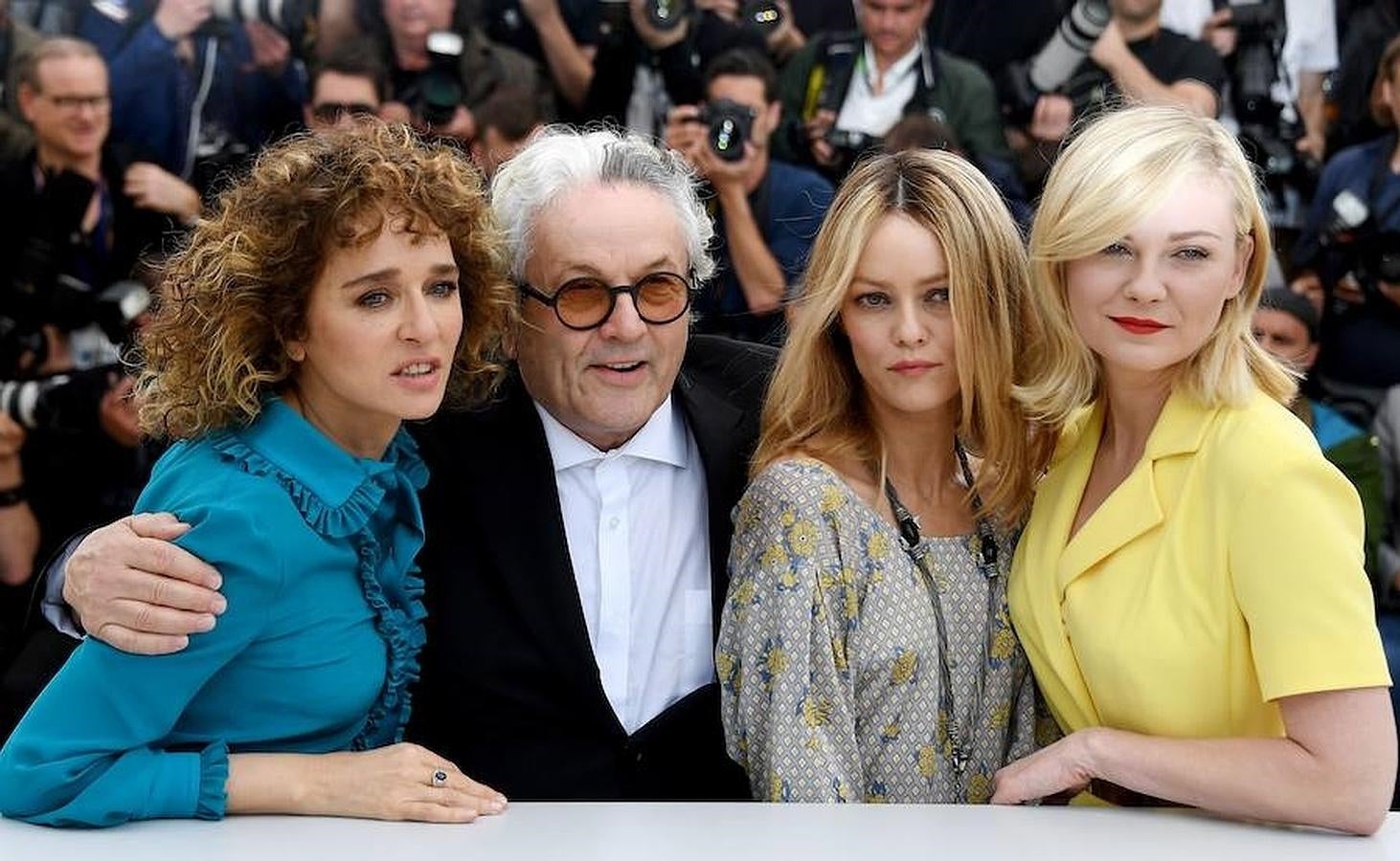 La actriz italiana Valeria Golino, el director australiano George Miller, la actriz francesa Vanessa Paradis y la actriz estadounidense Kirsten Dunst