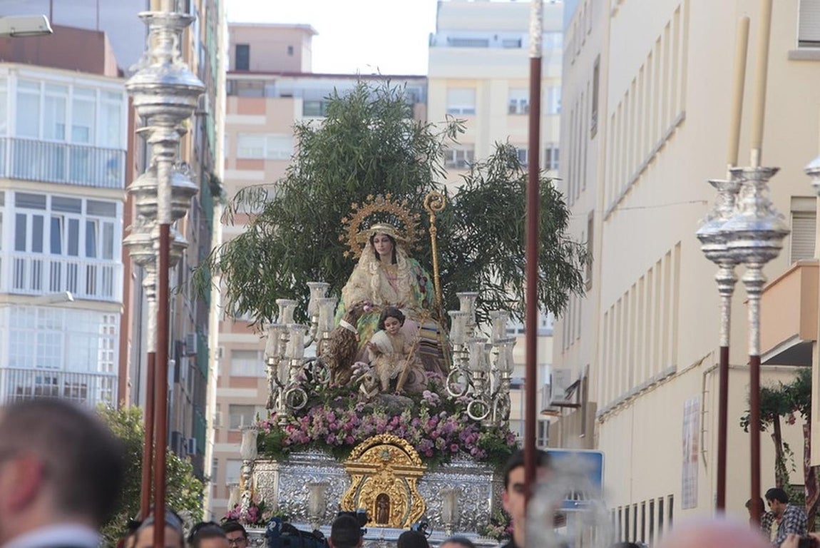 Fotos: Salida procesional de la Divina Pastora en Cádiz