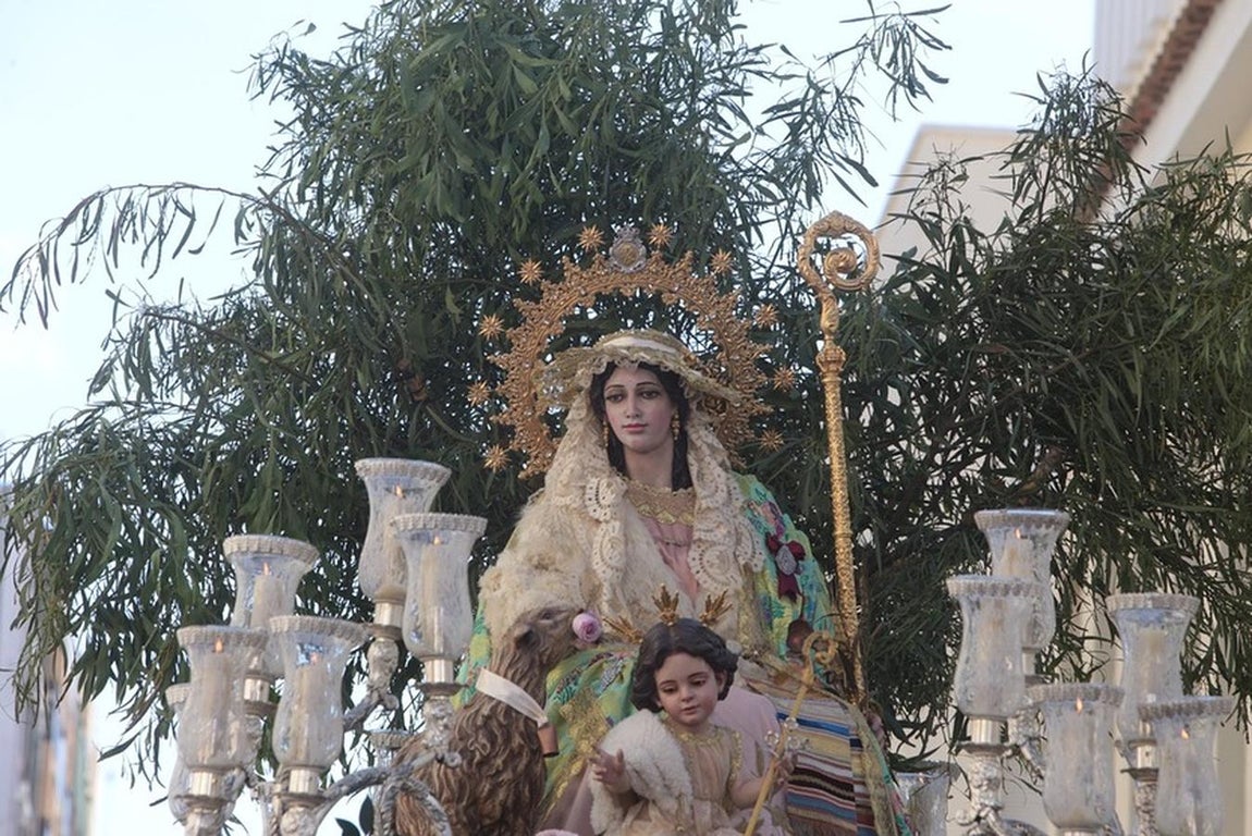 Fotos: Salida procesional de la Divina Pastora en Cádiz