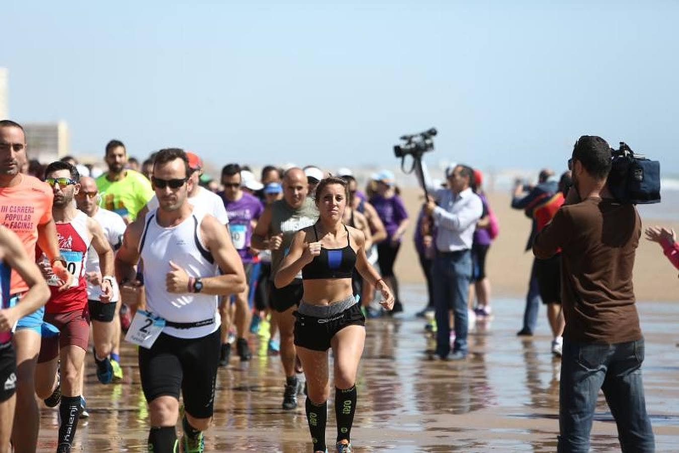 Búscate entre los participantes de la Carrera por el Parkinson de Cádiz