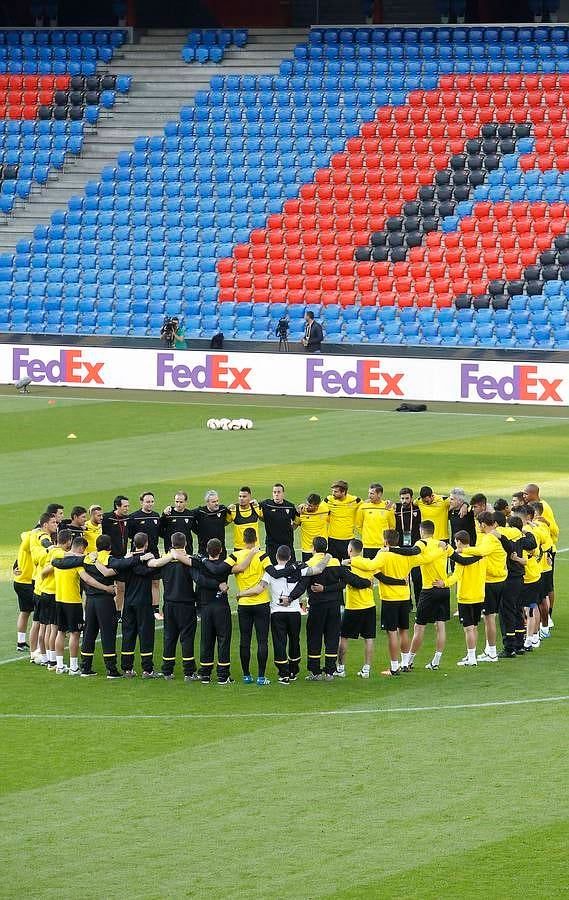 El Sevilla ya se entrena en el escenario de la final