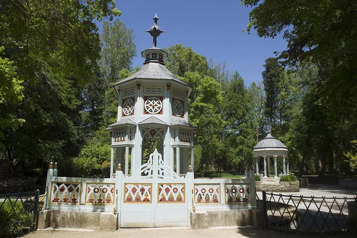 11.. Dentro del Jardín del Príncipe se encuentra la fuente de los chinescos