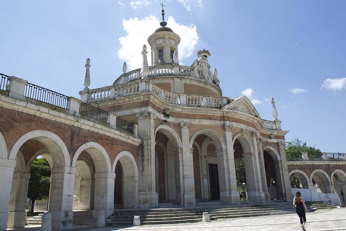 16.. La Iglesia de San Antonio de Aranjuez es un templo de concepción barroca