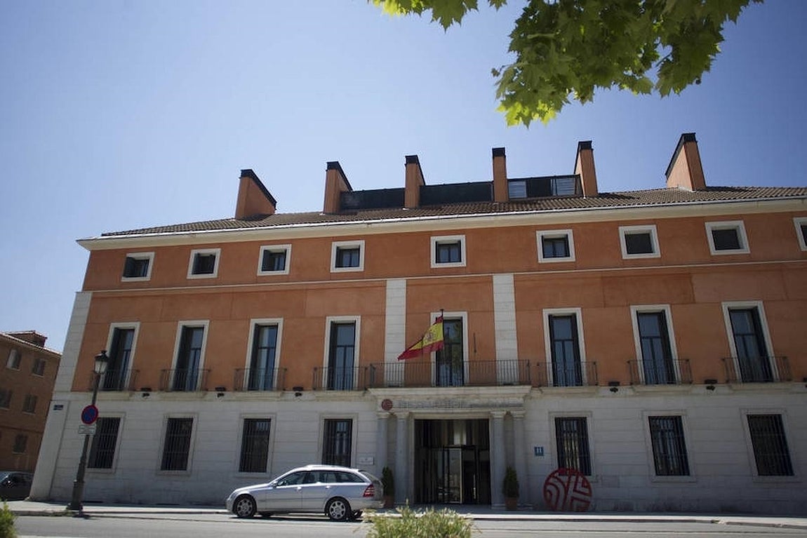 22.. El edificio de la Comandancia Militar, que actualmente alberga un hotel
