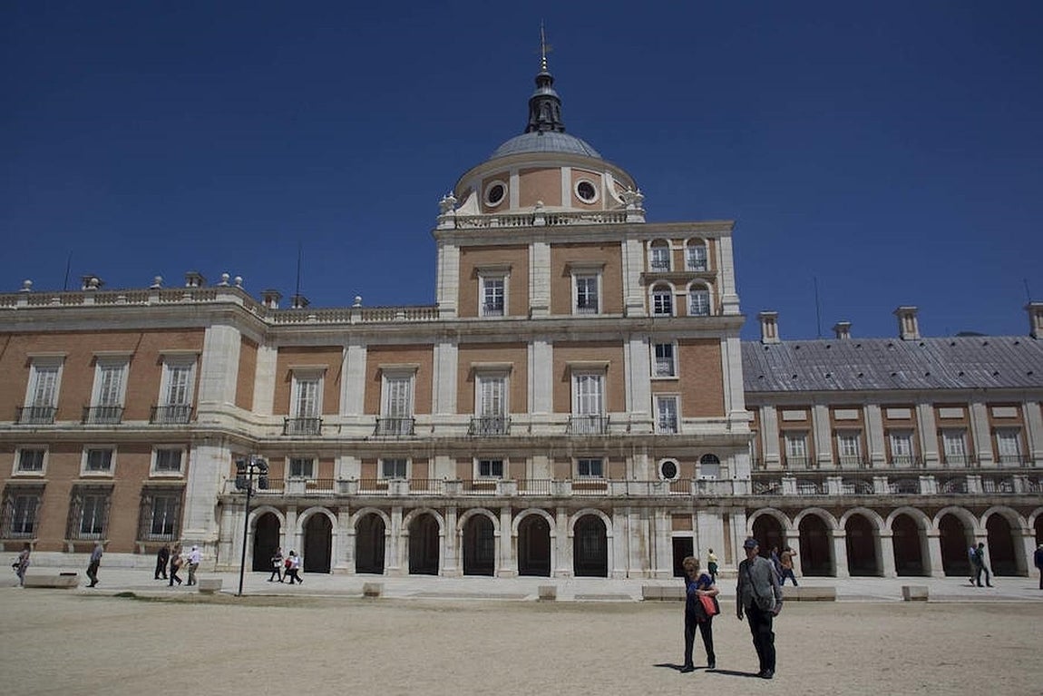 6.. Juan Bautista de Toledo y Juan de Herrera fueron los arquitectos en los que confió Felipe II para levantar el Palacio Real de Aranjuez