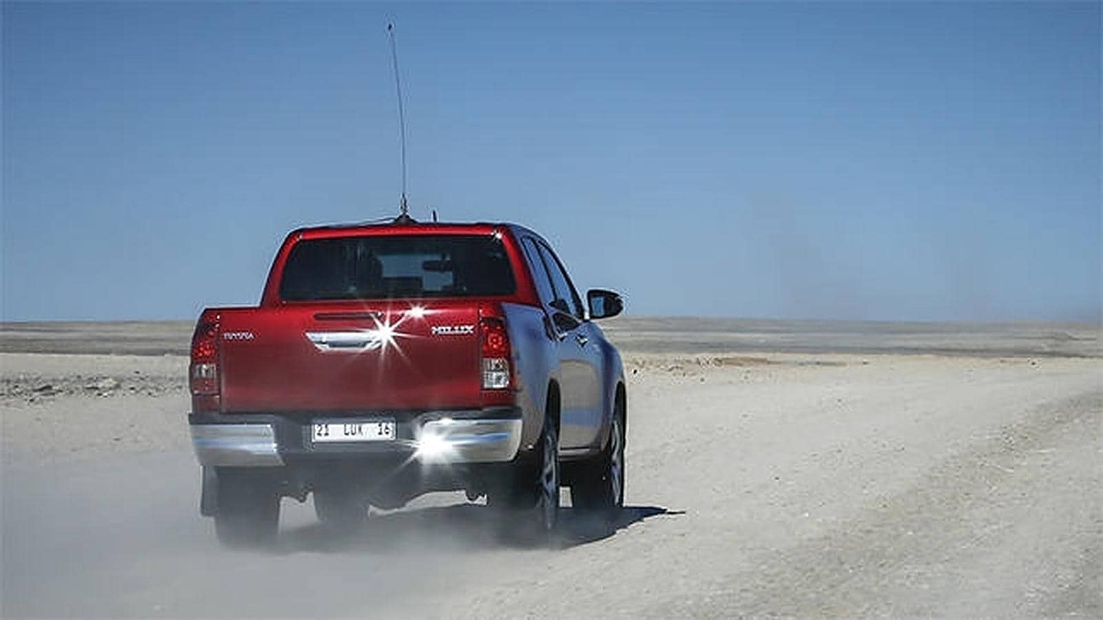 El nuevo Toyota Hilux atravesando África