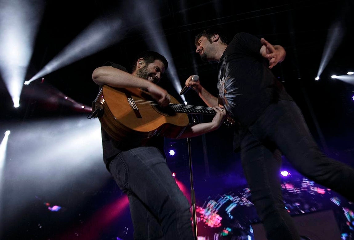 Estopa hizo vibrar a Sevilla al ritmo de rumba