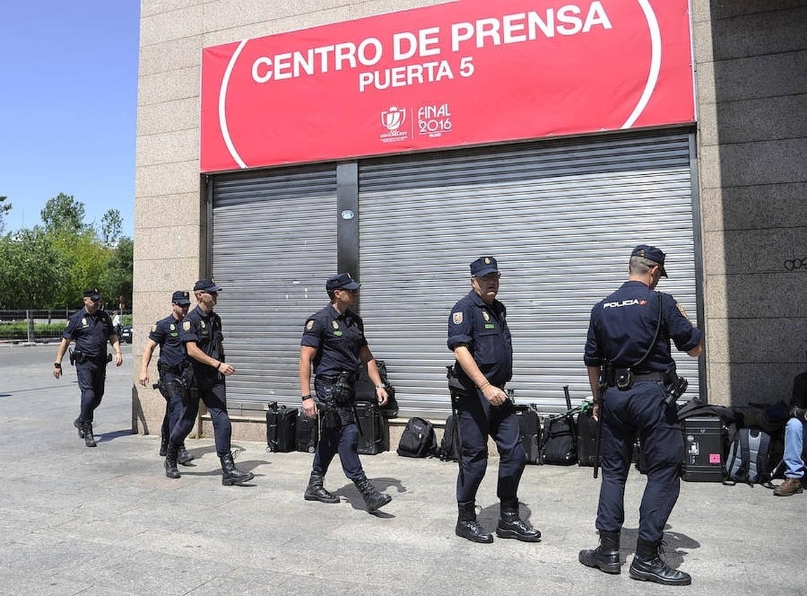 Final de Copa del Rey. Estadio Vicente Calderon. Ambiente previo final.. 