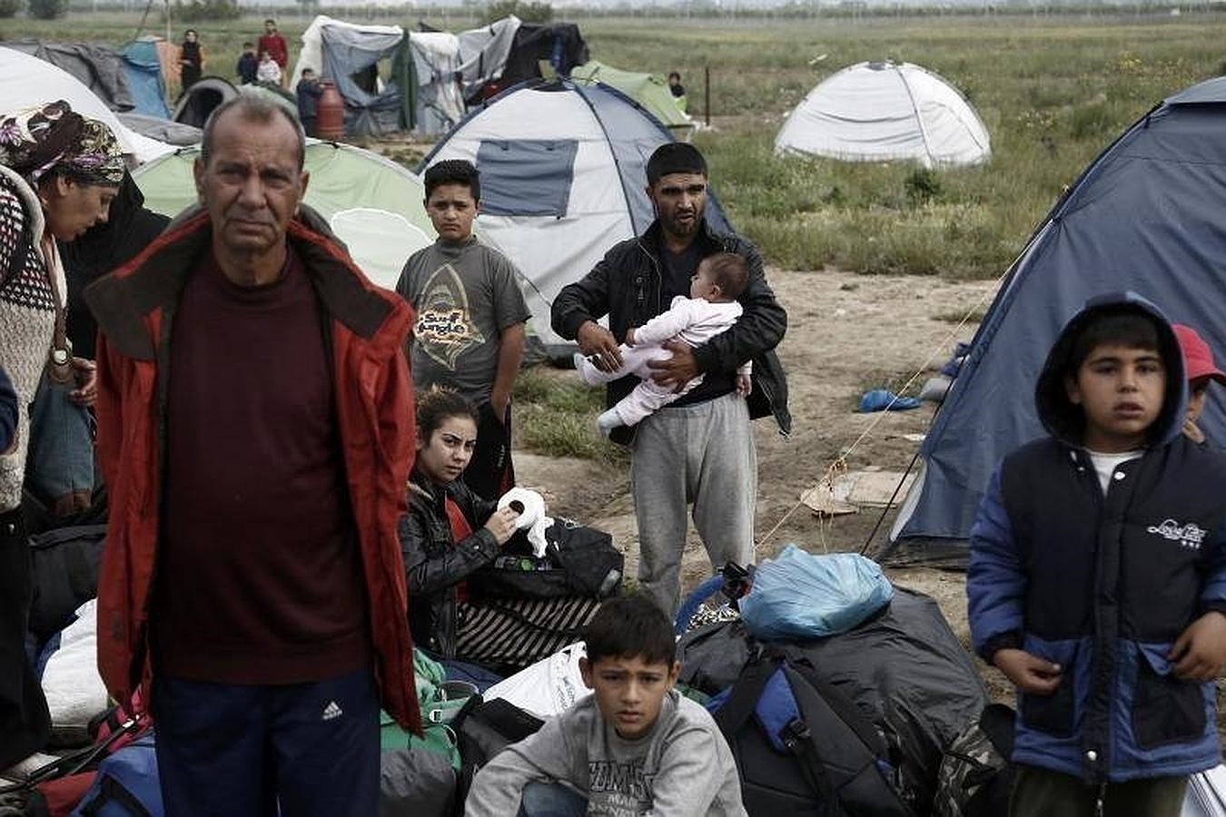 La policía griega comenzó esta mañana a desalojar el campamento improvisado de Idomeni, en la frontera con Macedonia