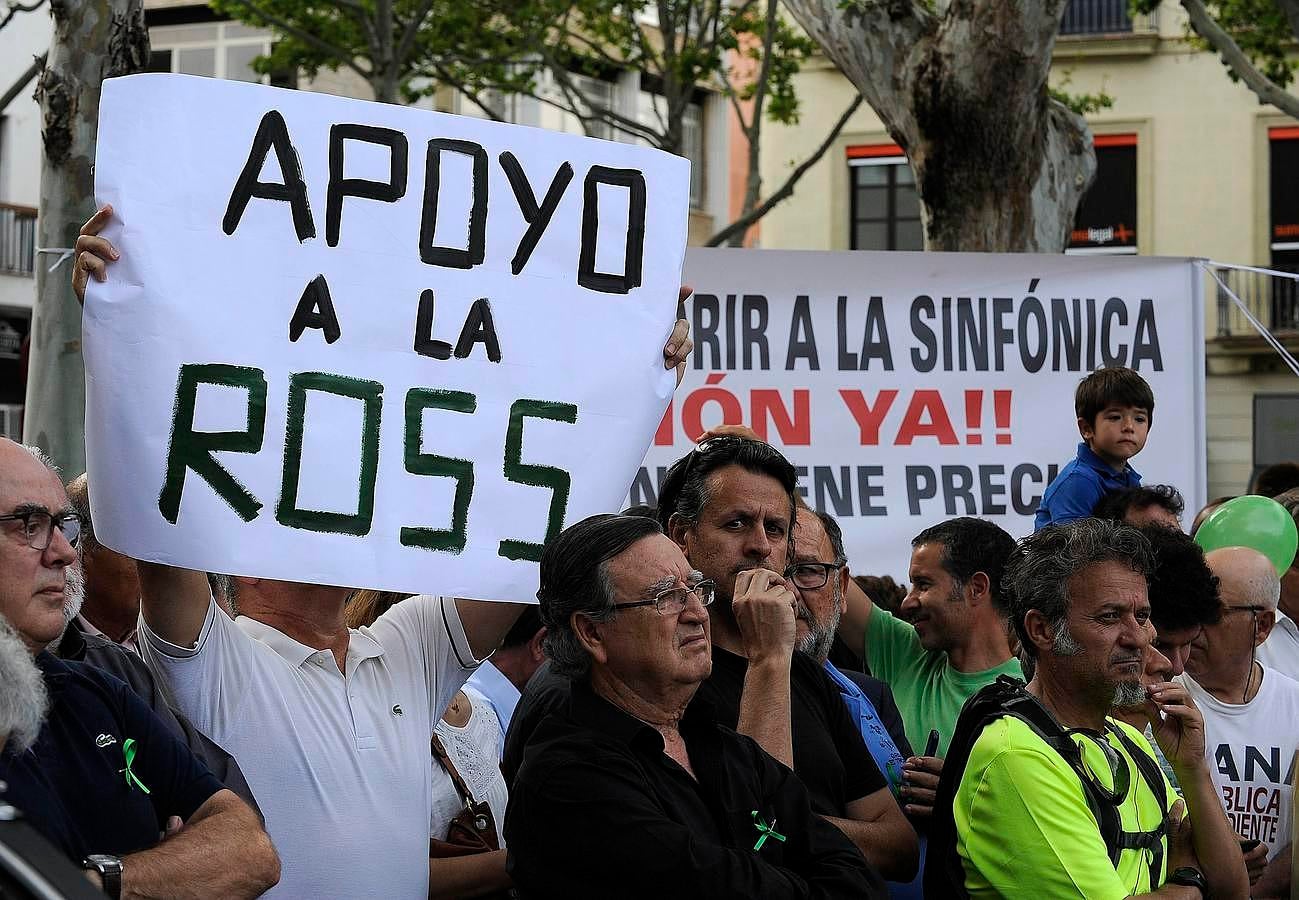 La ROSS denuncia sus penuarias económicas en plena Plaza Nueva