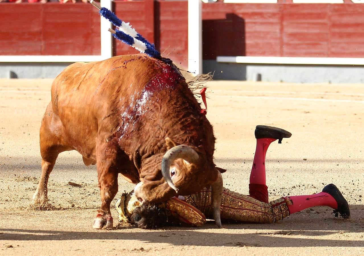 Secuencia de la espeluznante voltereta de Padilla en Las Ventas